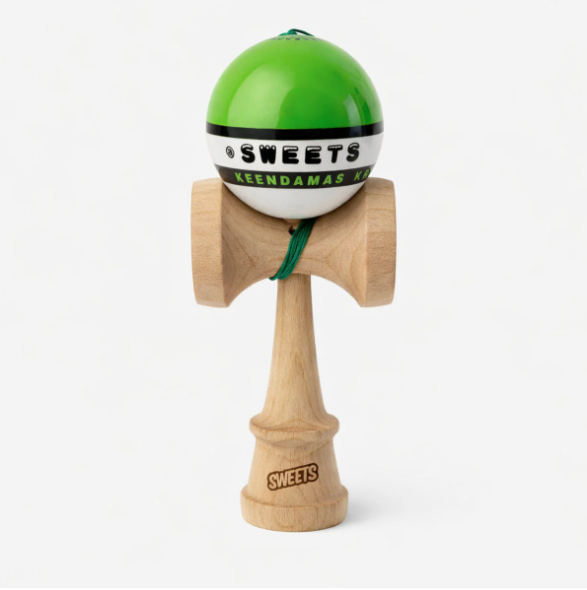 Kendama Sweets Kendamas Amped Shape – Lemn de Fag, Vopsea Sticky, Rulment & Ață de Rezervă | Model Ideal pentru Începători