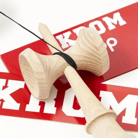 Kendama KROM POP Chrome LOL Clear Roșu – Sticky Finish, Formă Bunnifer, Lemn de Fag | Control & Vizibilitate Maximă