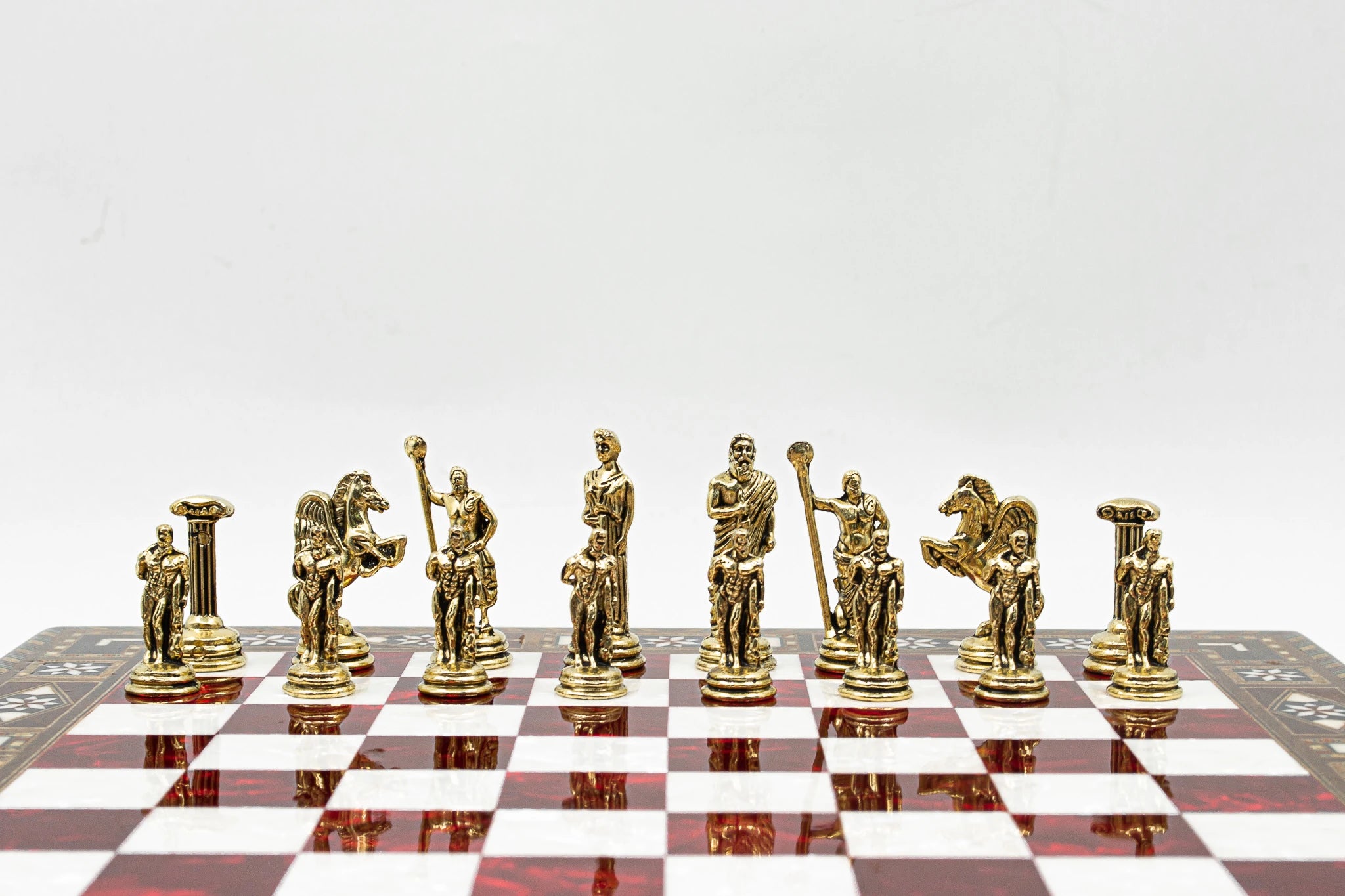 Set Sah de Lux Tematica Imperiul Roman, Piese Metalice, Tabla Lemn Masiv 32 cm, Lucrat Manual, Cutie Depozitare